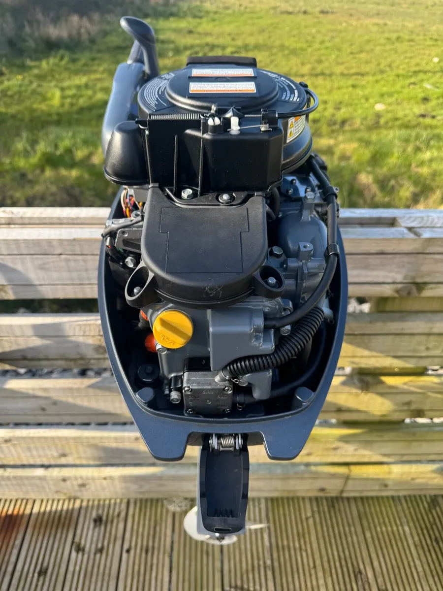 Yamaha 9.9 short shaft Outboard motor - Image 3