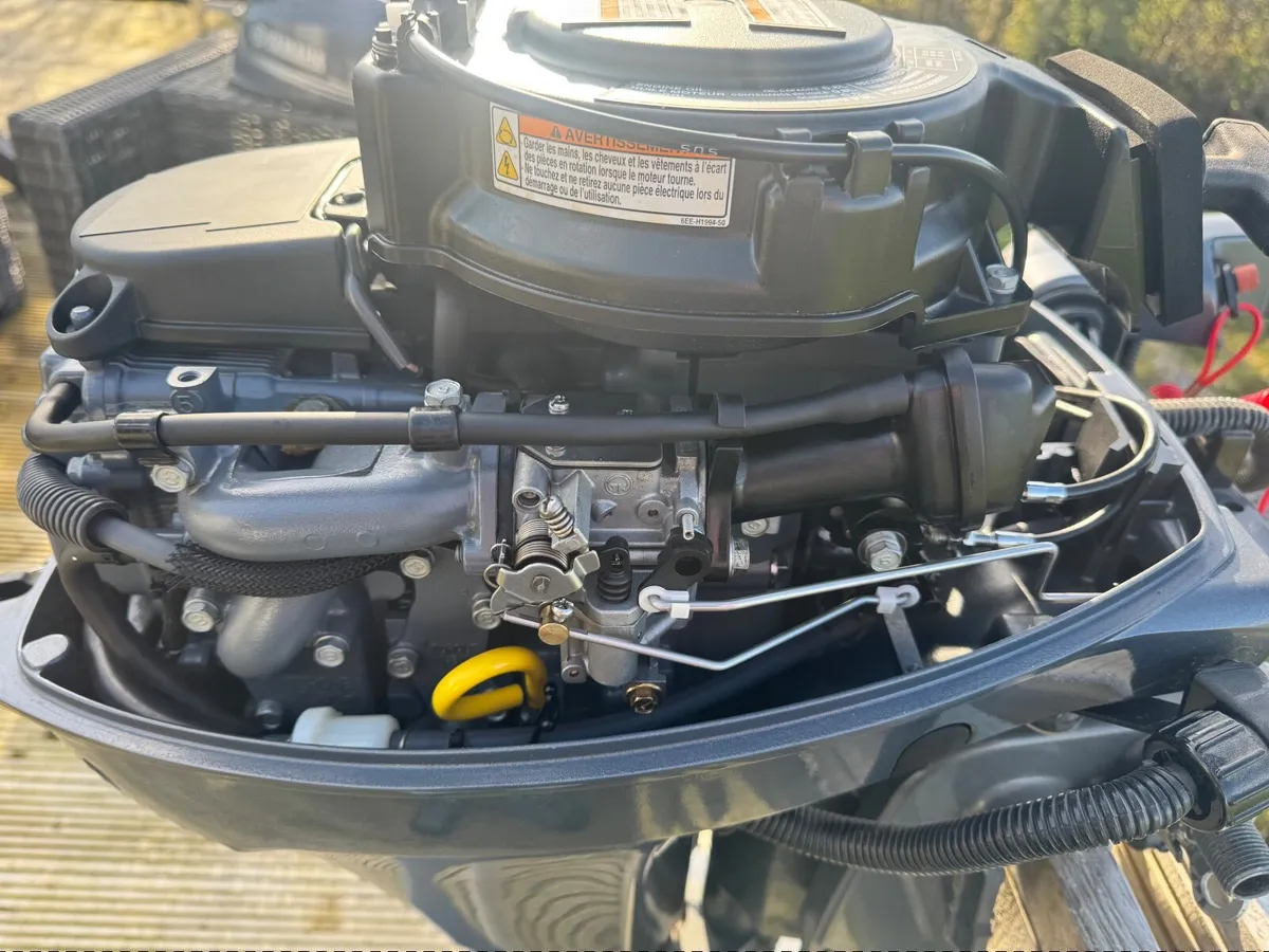 Yamaha 9.9 short shaft Outboard motor - Image 4