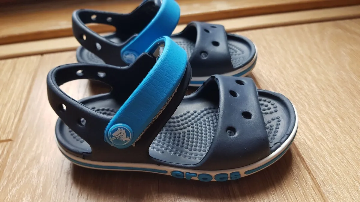 Kids sandals- CROCS original size 6 - Image 2