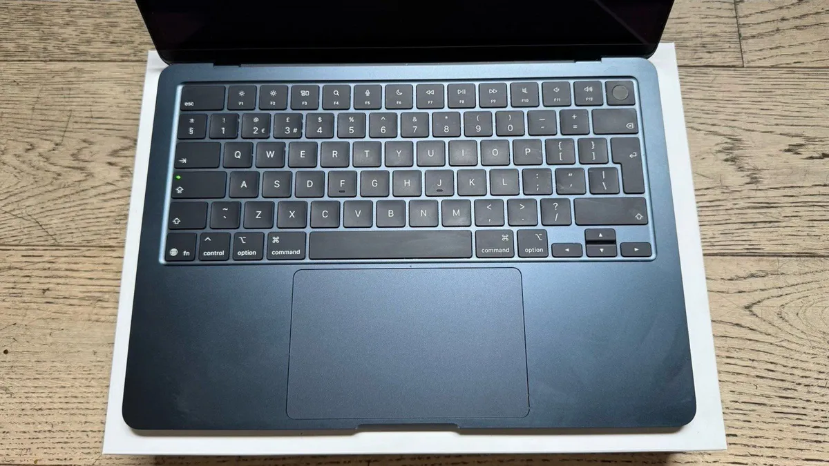 Apple MacBook Air 13-inch M4 Laptop 2025 Model - Image 4