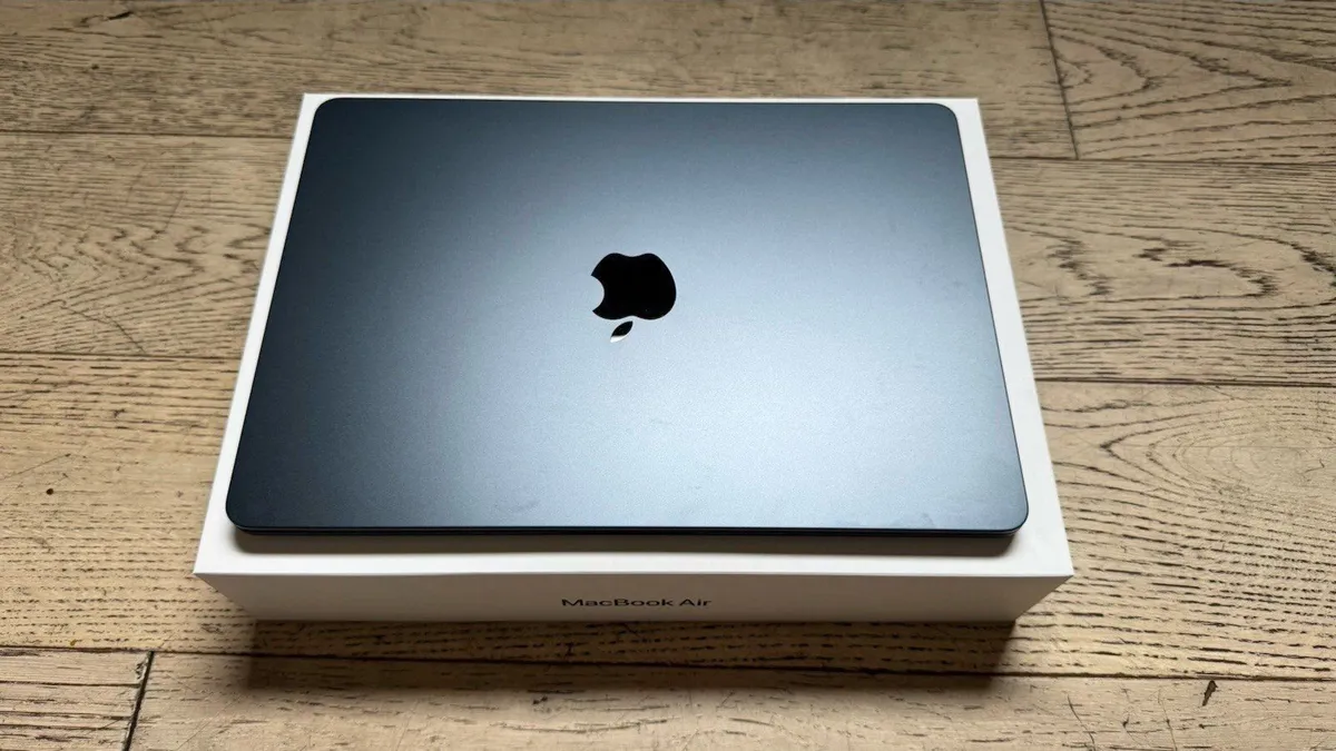 Apple MacBook Air 13-inch M4 Laptop 2025 Model - Image 2