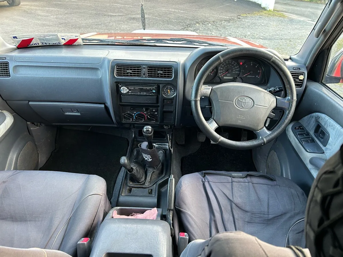 02 Toyota Landcruiser - Image 4