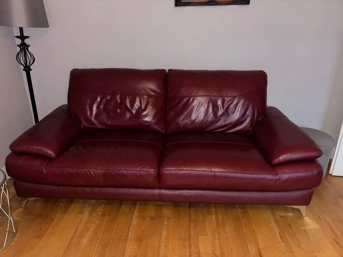 3 Piece Red Leather Couch Suite - Like New - €1000 - Image 4