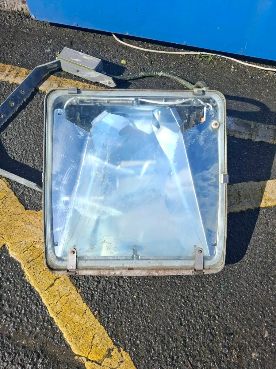 Cast Aluminium Flood Lights - Image 1