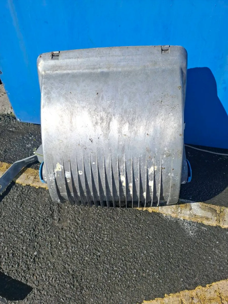 Cast Aluminium Flood Lights - Image 3