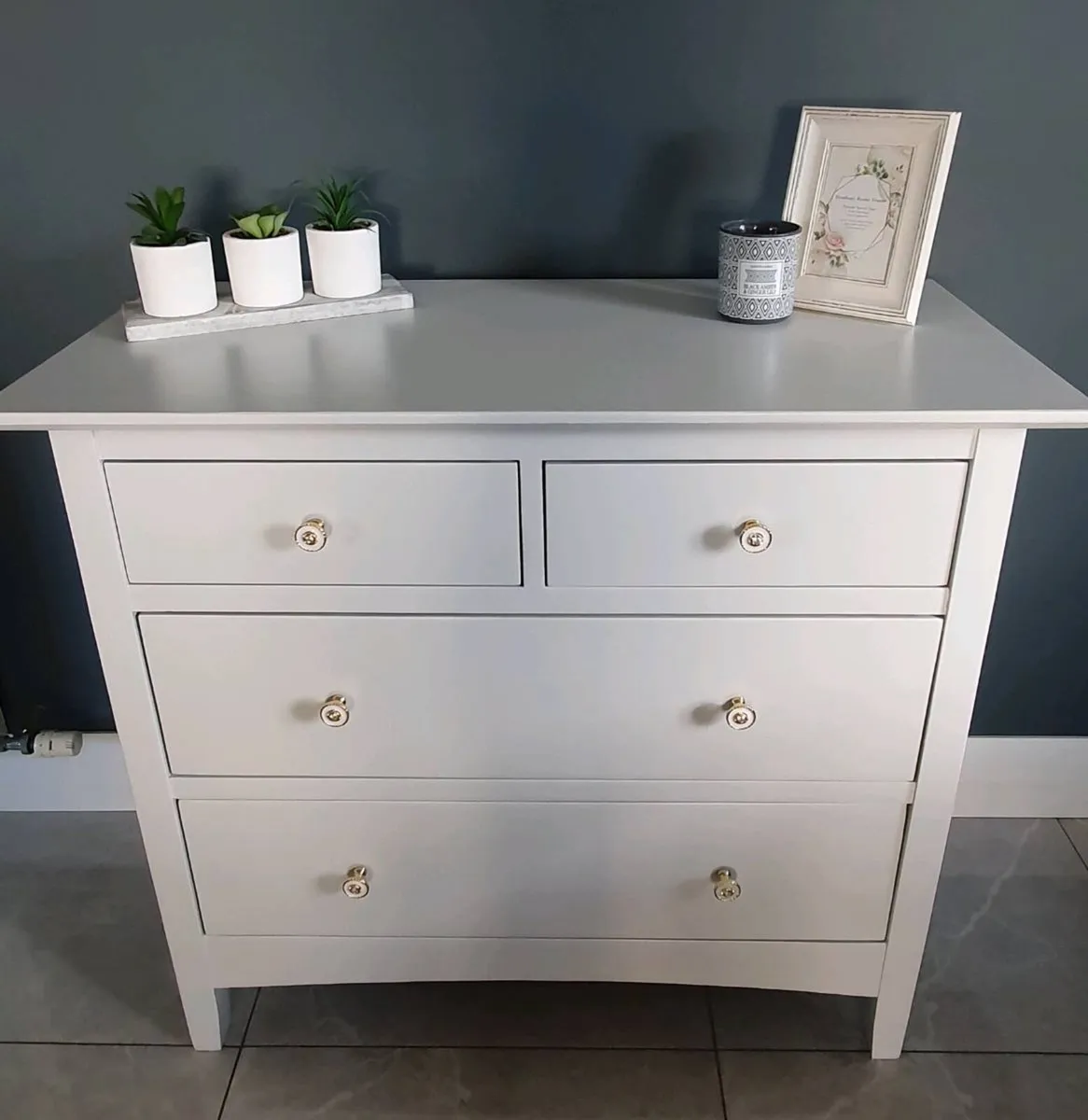 Dresser/ Drawer Chest - Image 4