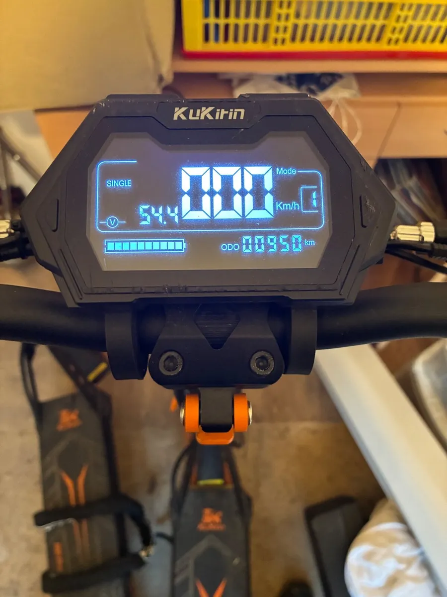 KuKirin G2pro Scooter - Image 1