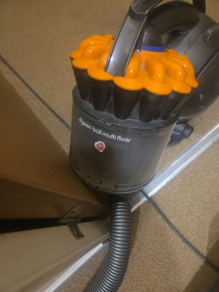 Dyson vacuum - Image 1