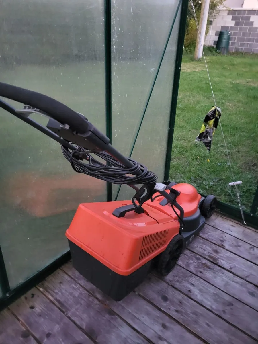 Flymo 1000W 32cm Corded Rotary Lawnmower - Image 4