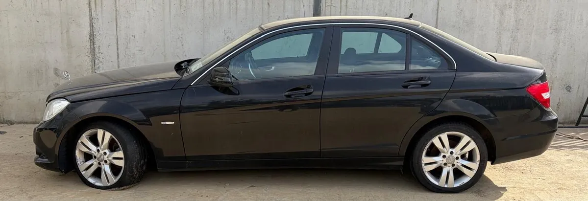 2011 Mercedes C class for parts - Image 3