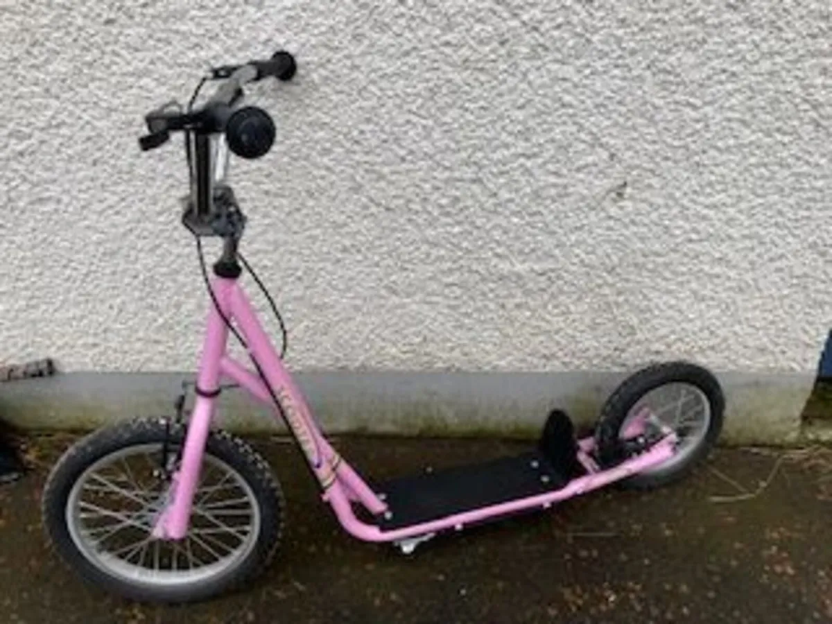 Child's Scooter - Image 1