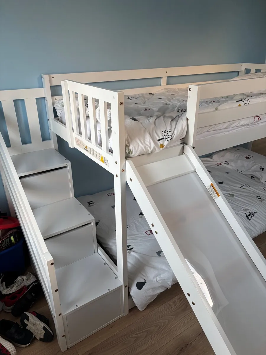 Children's bunk beds with slide - Image 1