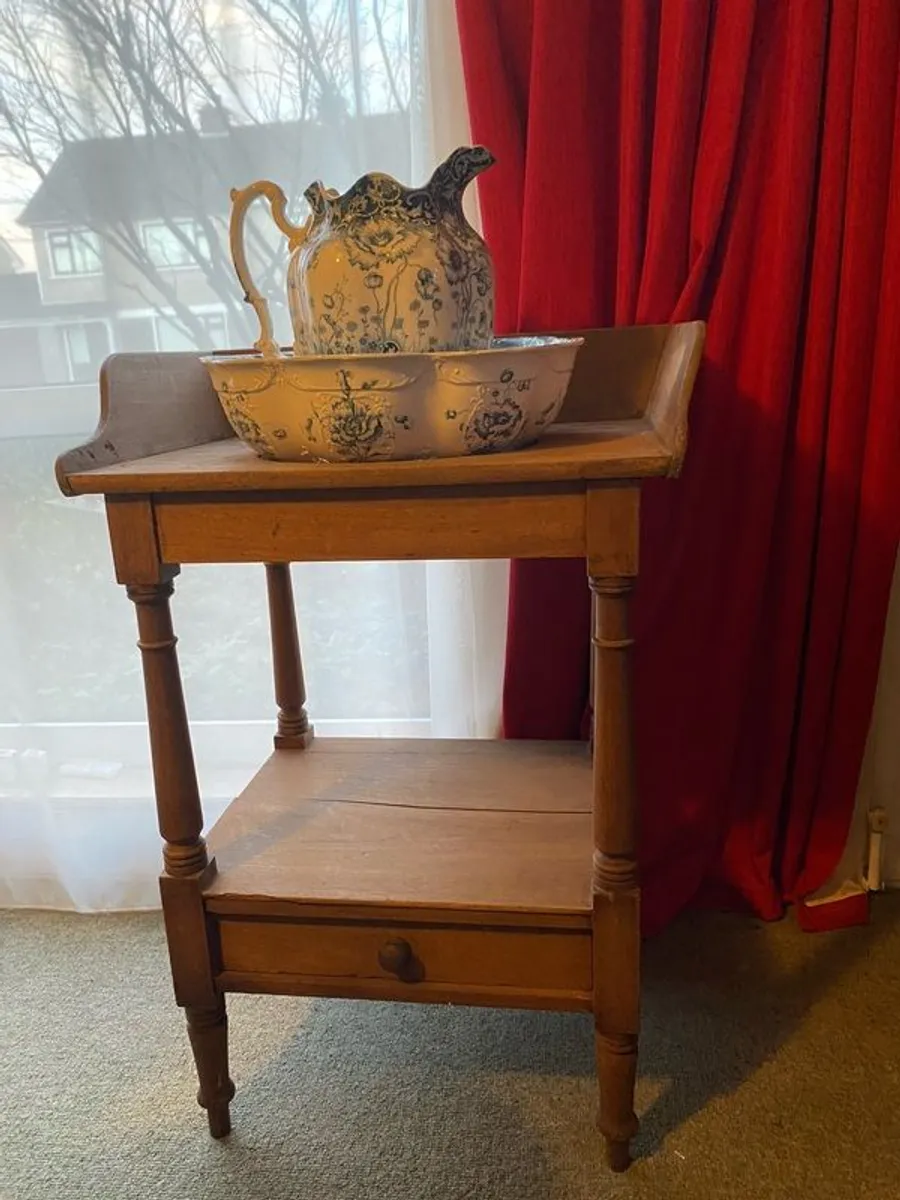 Antique Jug and Bowl, with wash stand - Image 1