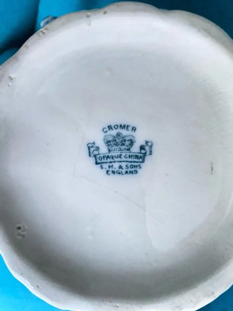 Antique Jug and Bowl, with wash stand - Image 2