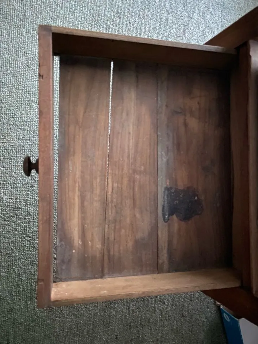 Antique Jug and Bowl, with wash stand - Image 3