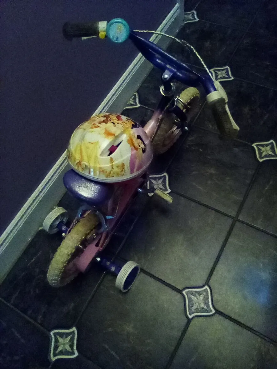 Girls bicycle - Image 2