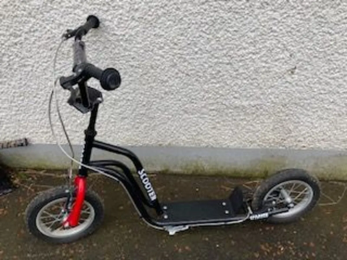 CHILD'S SCOOTER - Image 2