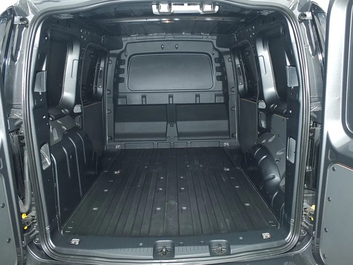 2023 Volkswagen Caddy Small Panel Van - Image 4