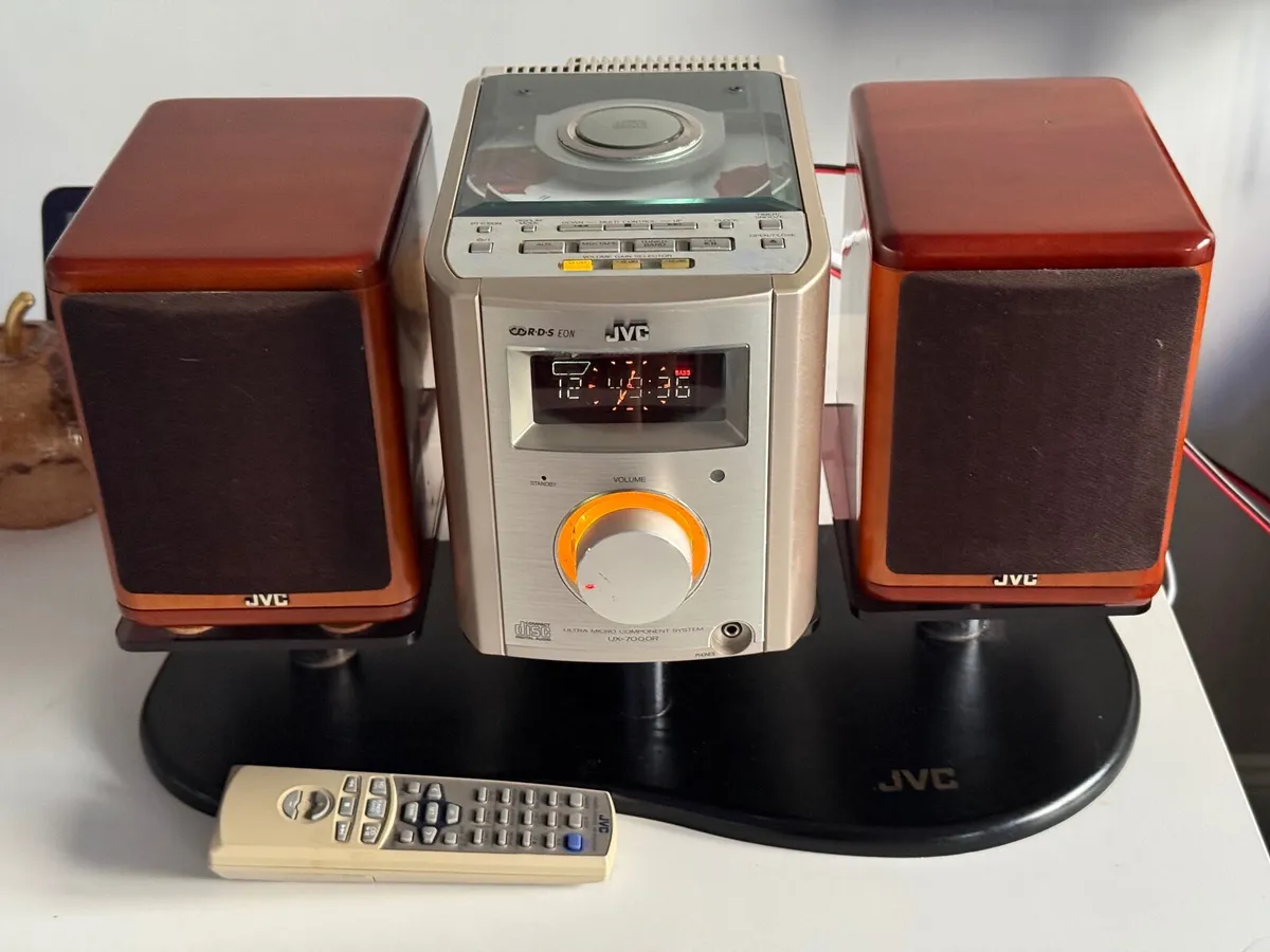 JVC UX-7000R Music Center - Image 3