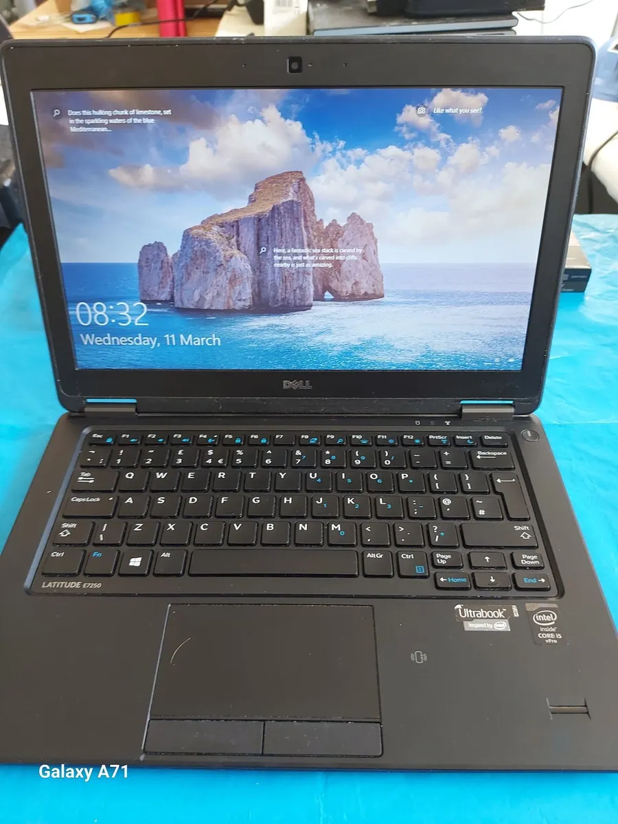 Dell Latitude E7250 Ultrabook, 8GB Ram, 238GB SSD - Image 1