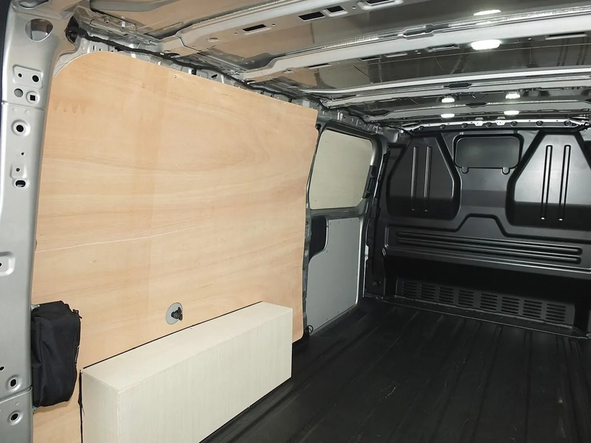 2024 Ford Transit Custom Panel Van - Image 4