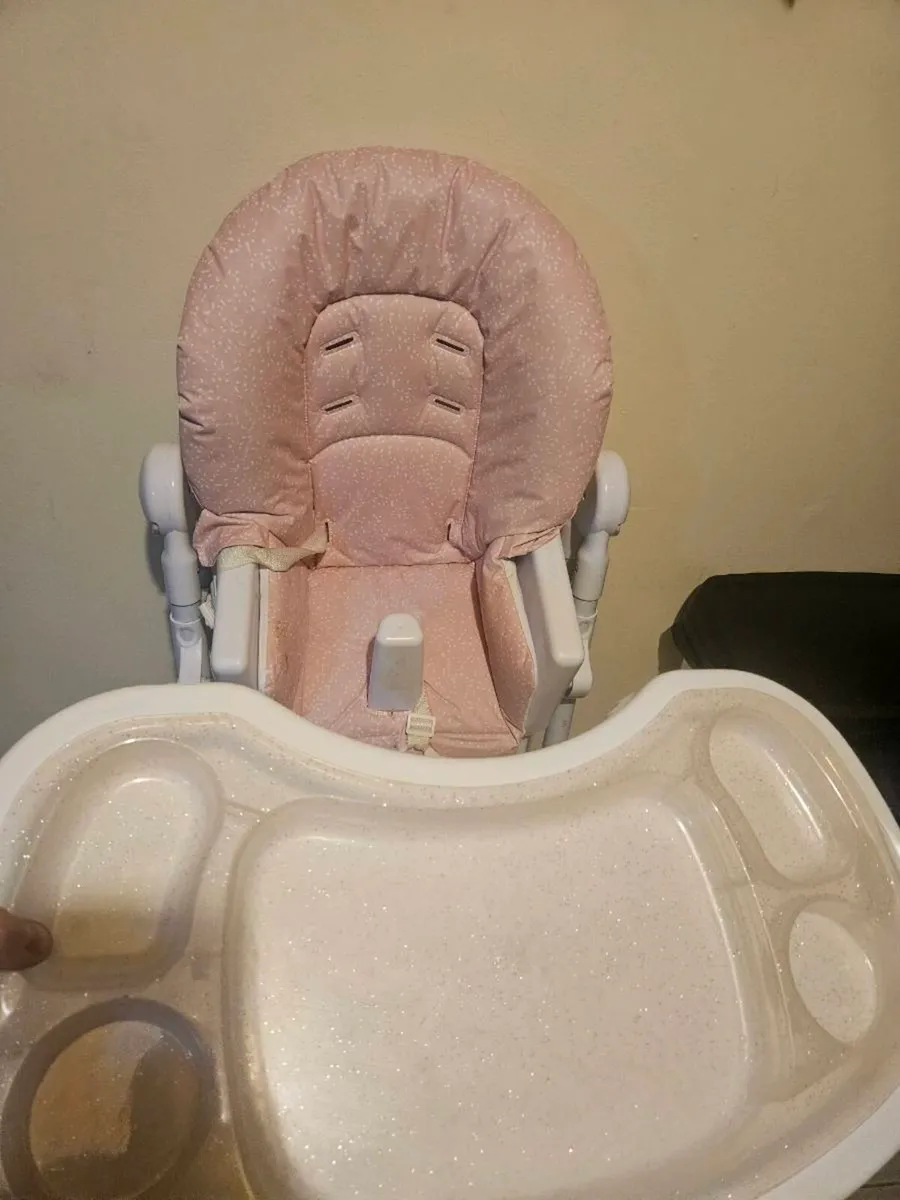 Baby high chair - Image 1