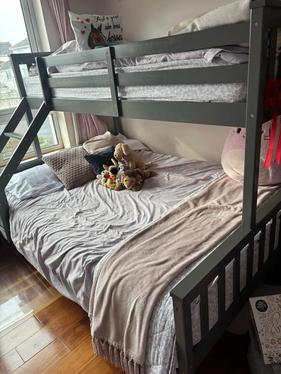 Bunk bed - Image 1