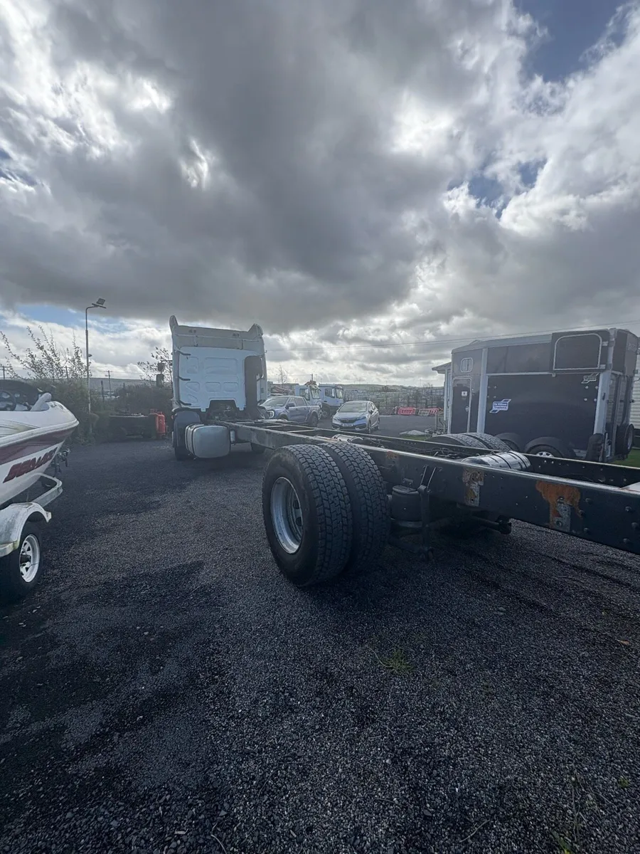 2020 Daff truck cabin chassis - Image 3