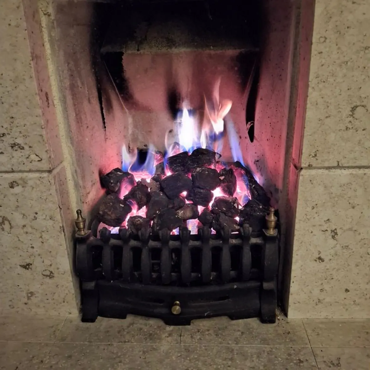 Gas fire - Image 1
