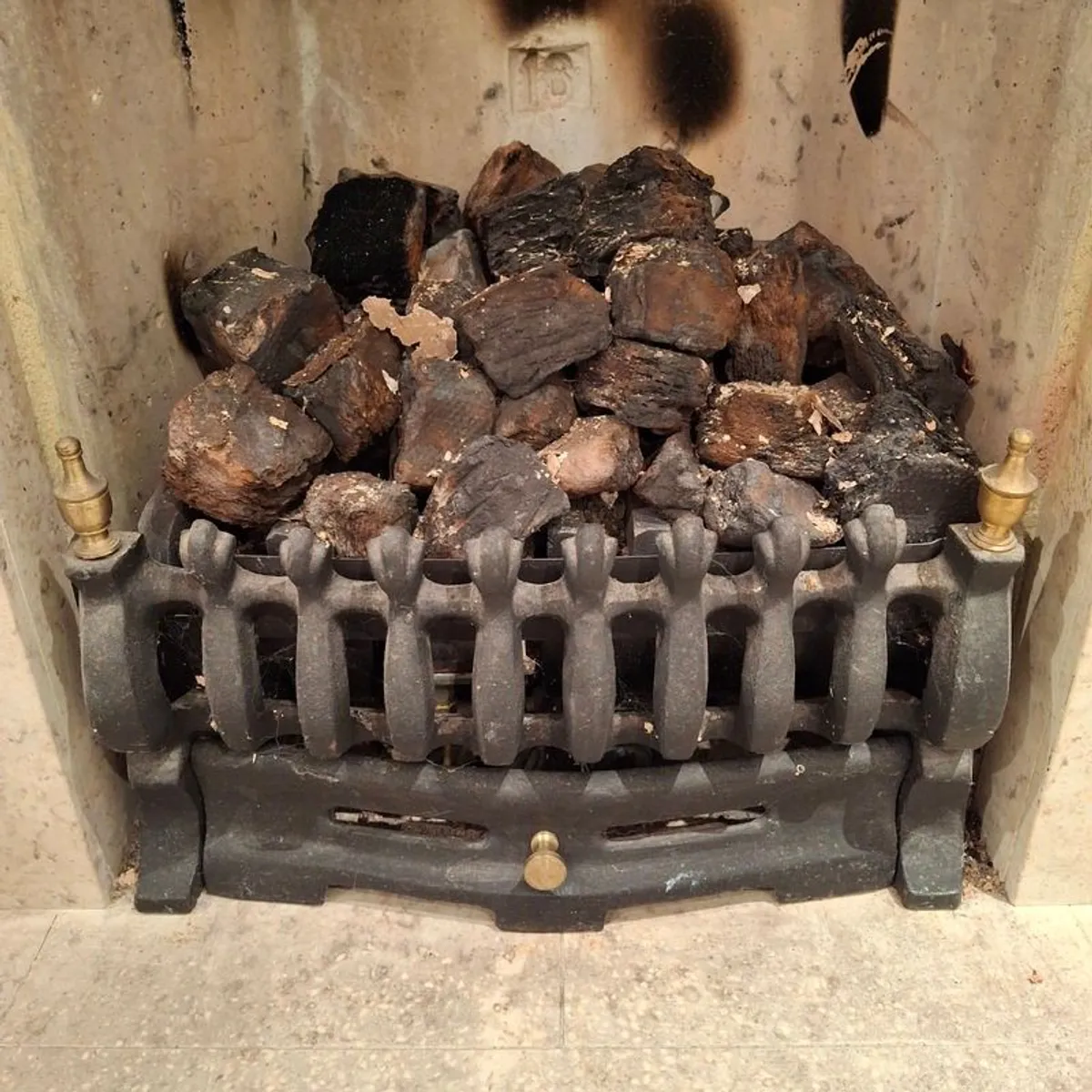 Gas fire - Image 2