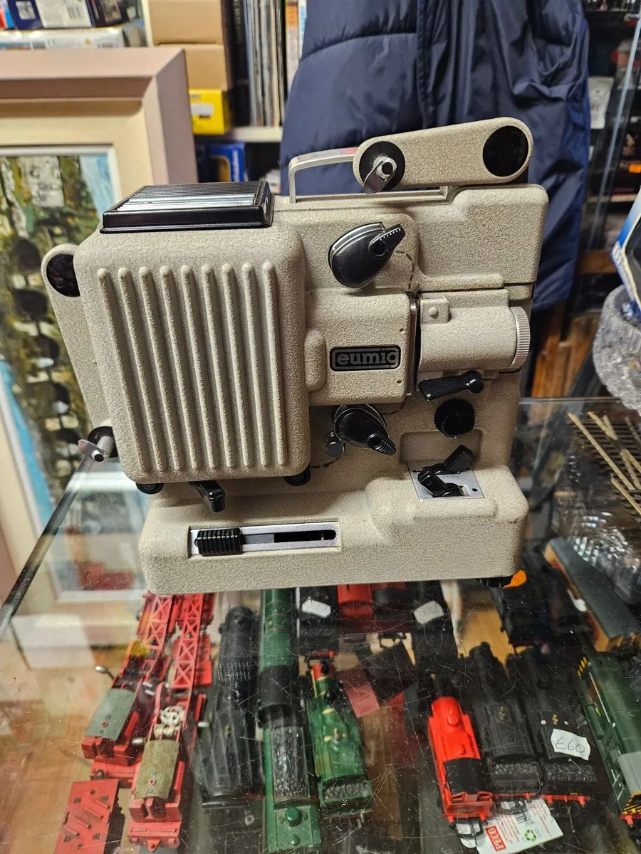 Vintage Eumig Camera Projector - Image 2