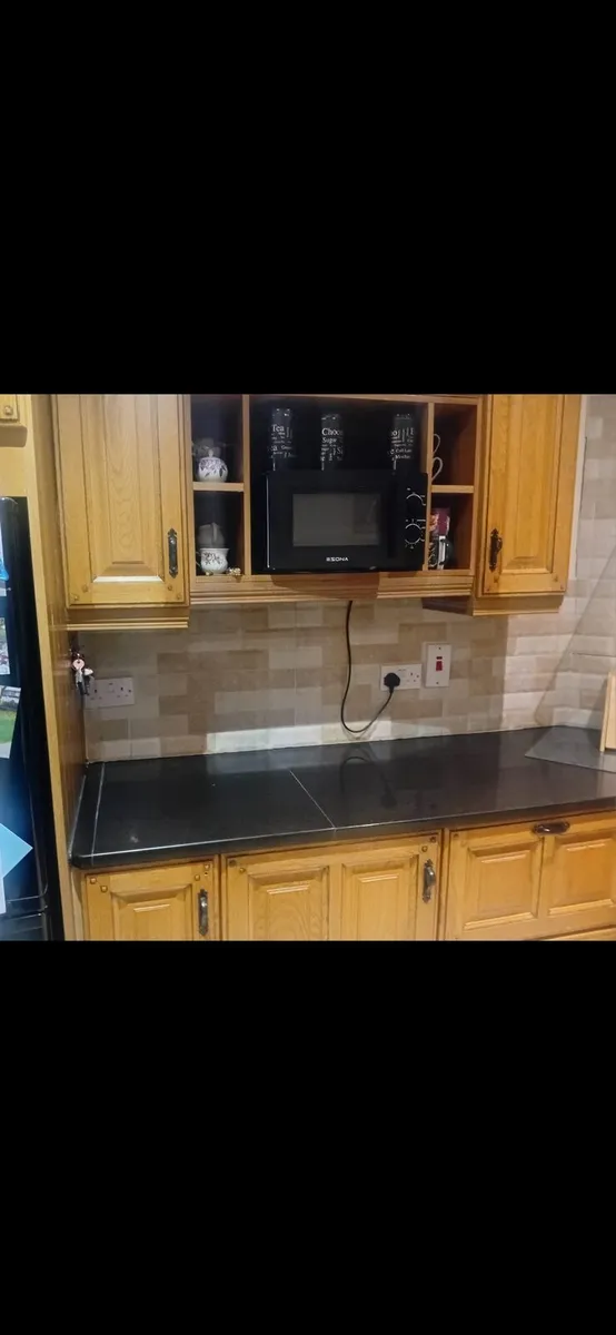 Solid oak kitchen with granite work top - Image 2
