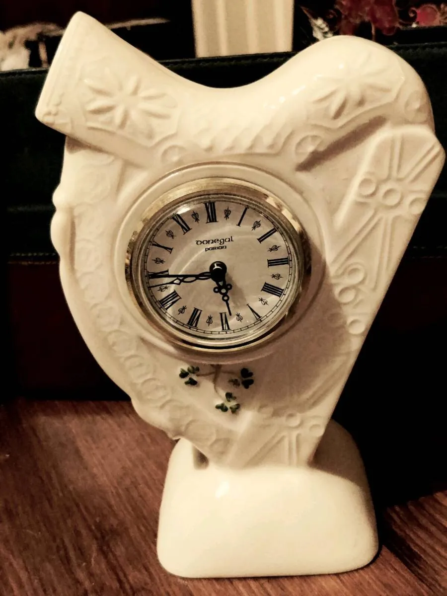 DONEGAL PARIAN CHINA, 14"Tall Vintage Mantle Clock - Image 1