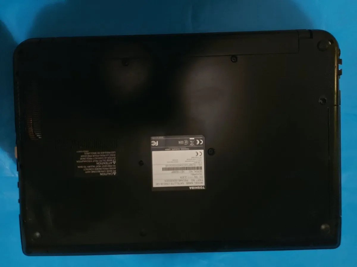 Toshiba Satellite C50D-B-120 15.6 inch Laptop, 4GB - Image 3