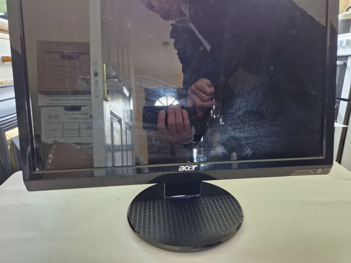 ACER LCD Monitor, Model P195HQ - Image 1