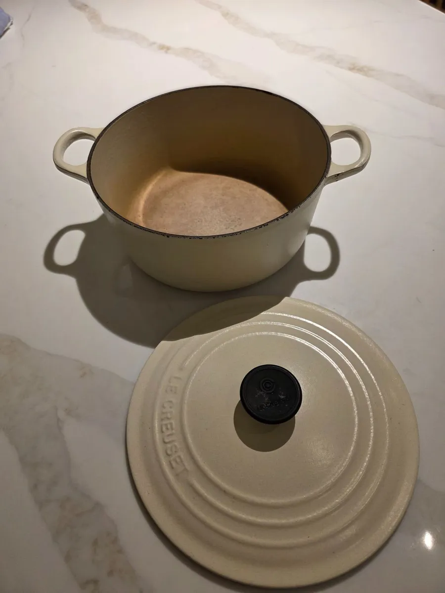 Le creuset dutch oven 22cm - Image 3