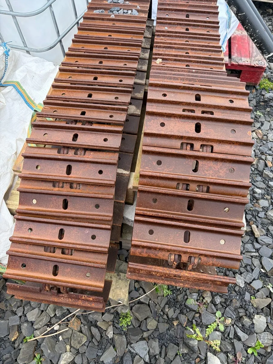 Digger tracks to suit 6 ton digger and 3.5 ton dig - Image 2