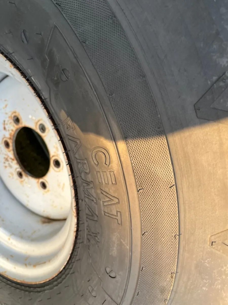 1000 X 16 Wheels and Tyres - Image 4