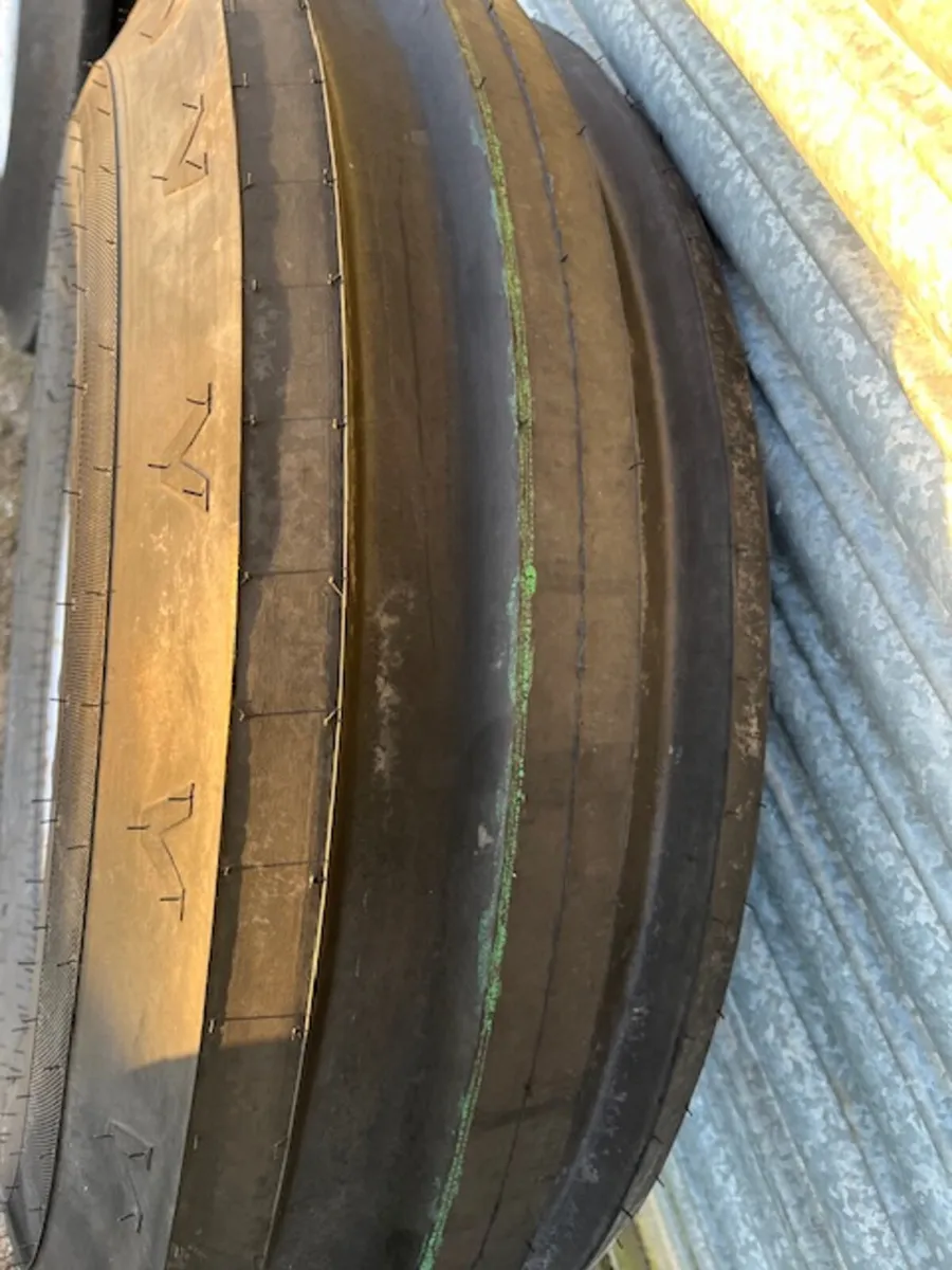 1000 X 16 Wheels and Tyres - Image 3