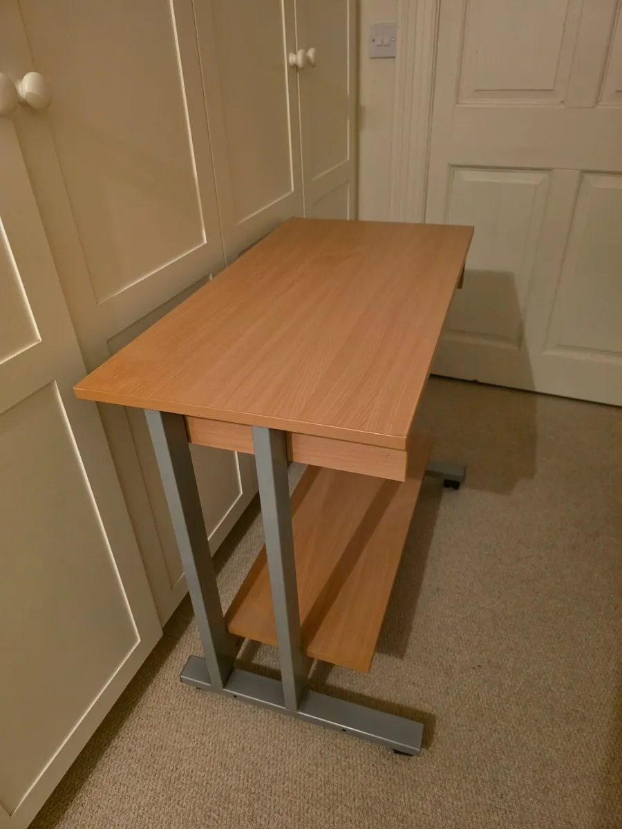 Computer desk - Image 4