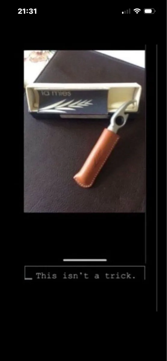 Corkscrew & bottle opener in Leather case - Image 2