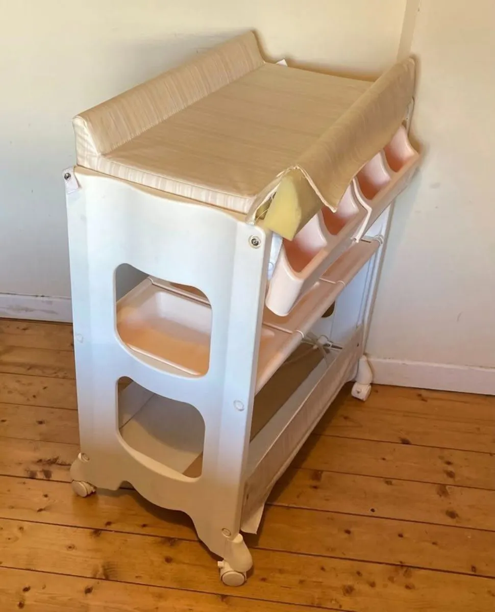 Baby Changing Station with Built-In Bath - Image 3
