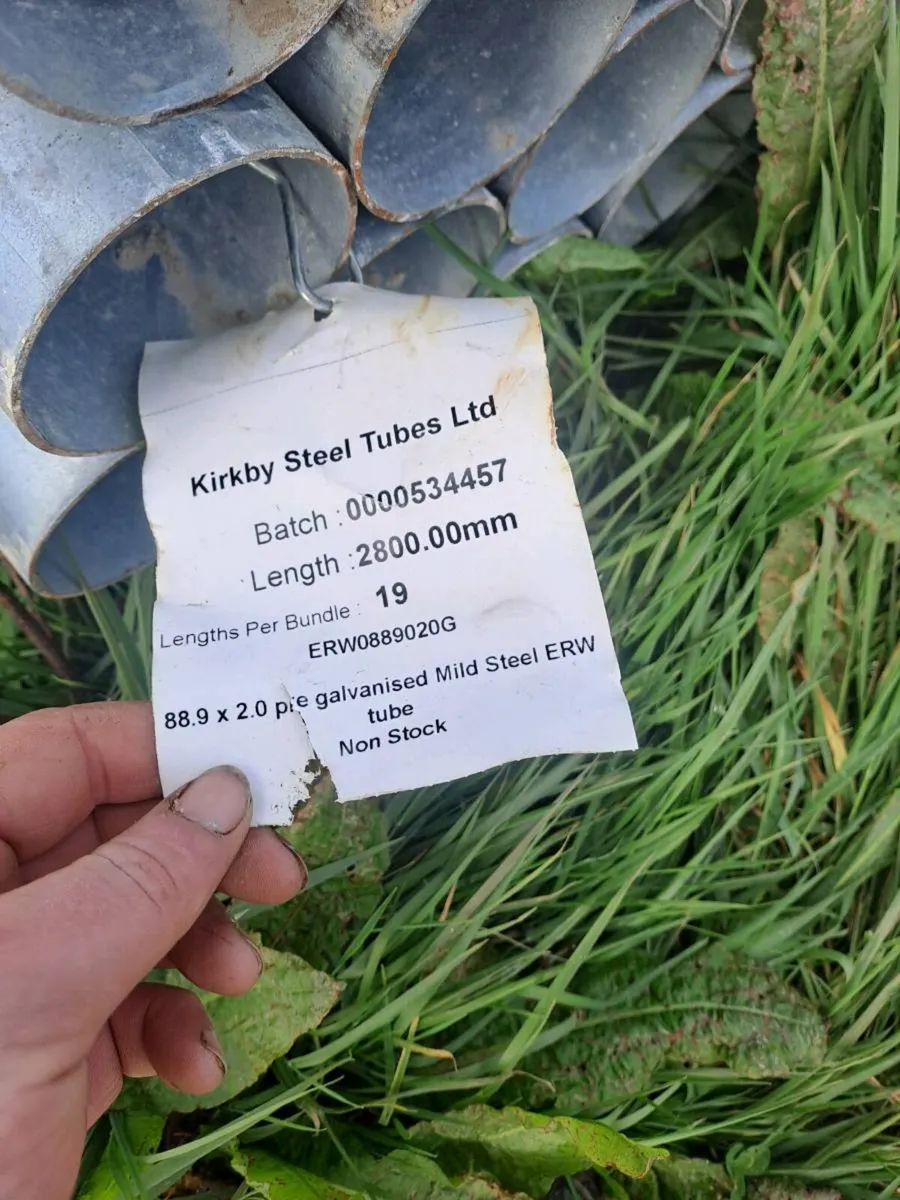 Galvanised pipes and auger - Image 3