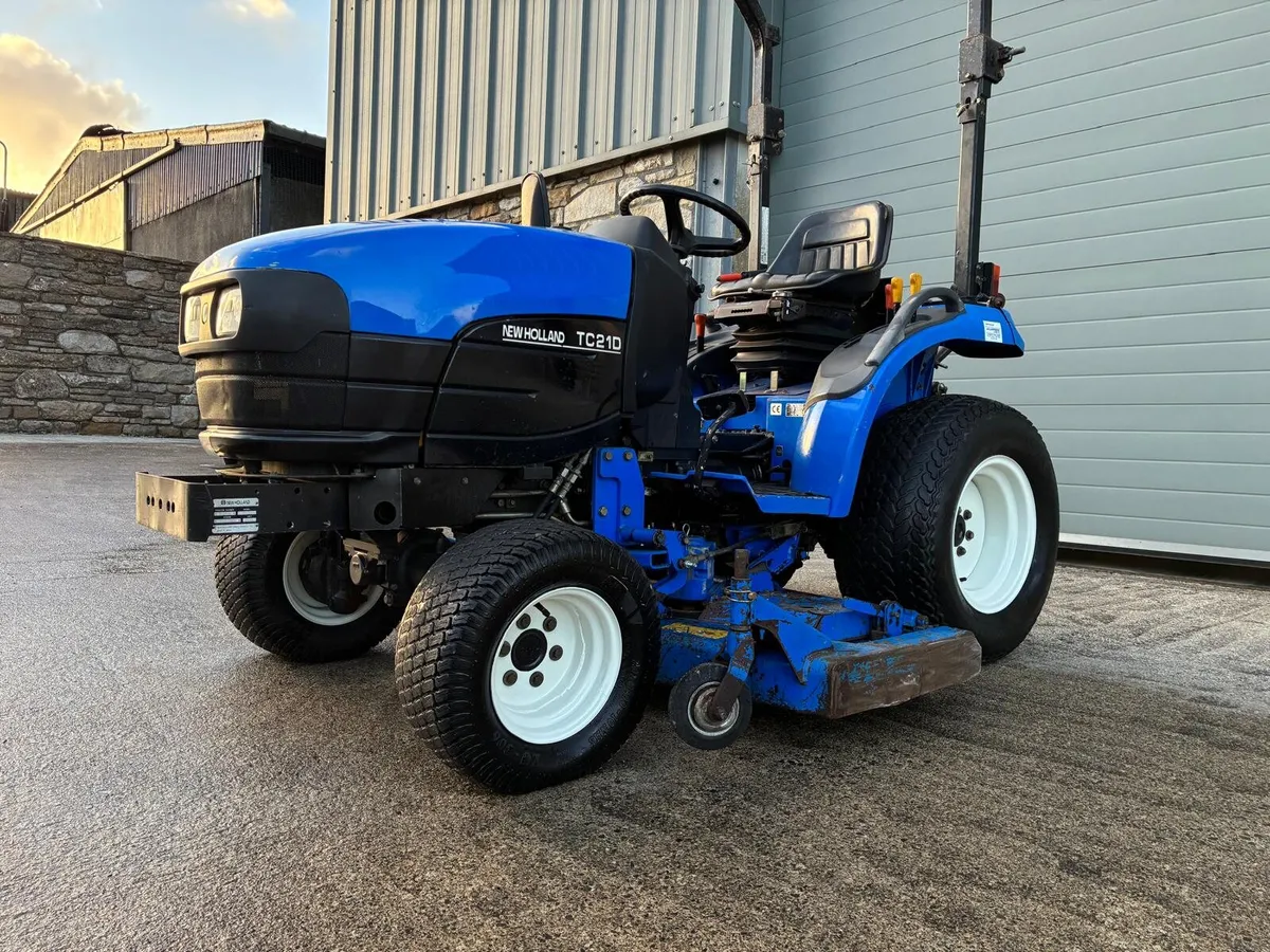 New Holland TC21D - Image 1
