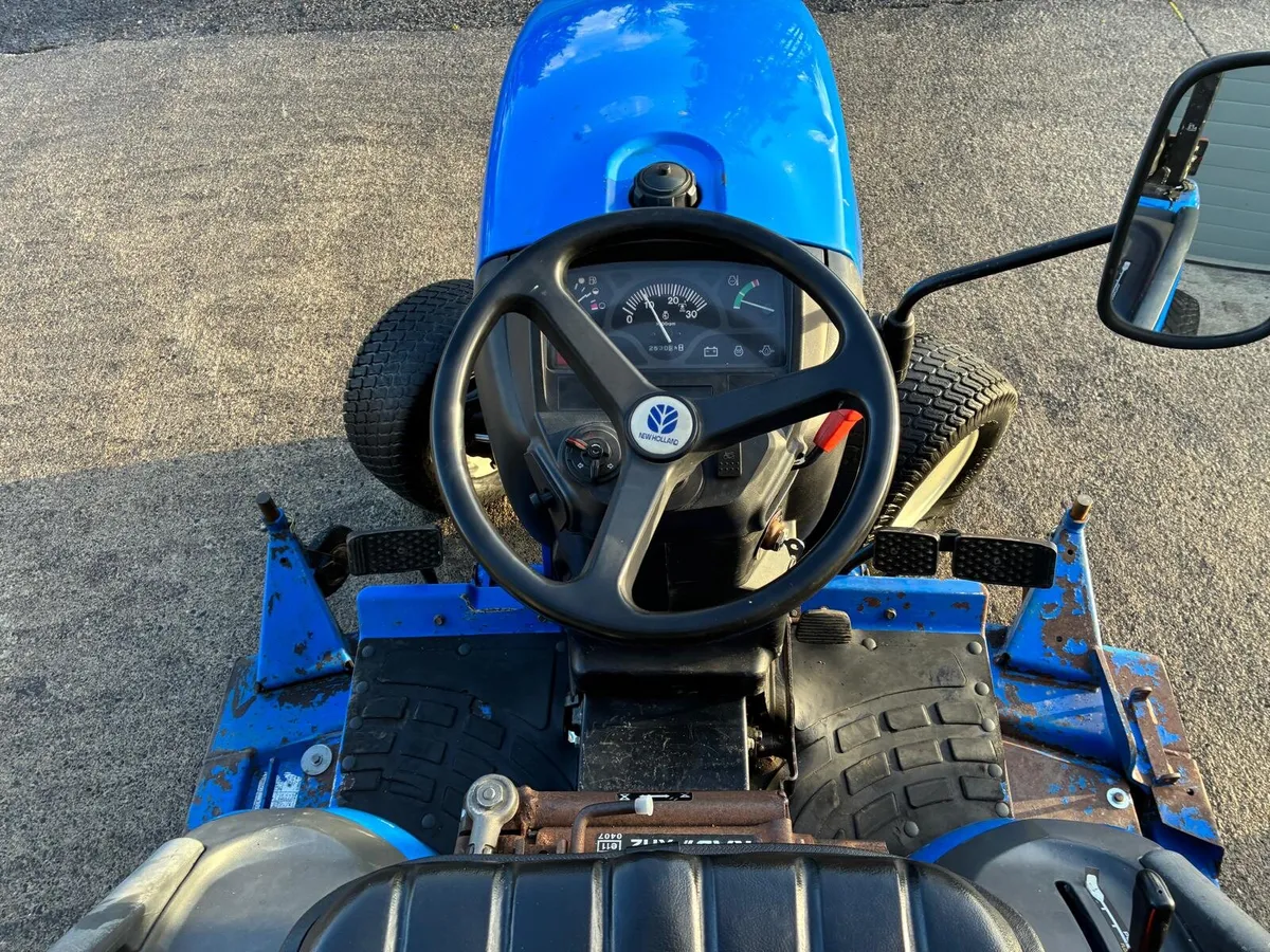 New Holland TC21D - Image 4