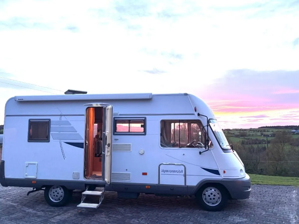 Hymer B575 (04) 6 Seatbelts  5/6 Berth CVRT Low km - Image 4