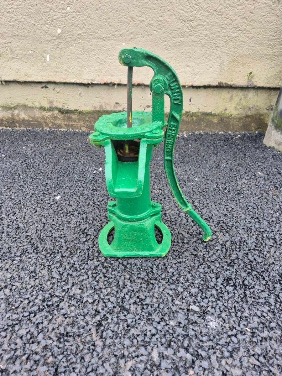 Cast iron water fountain - Image 4