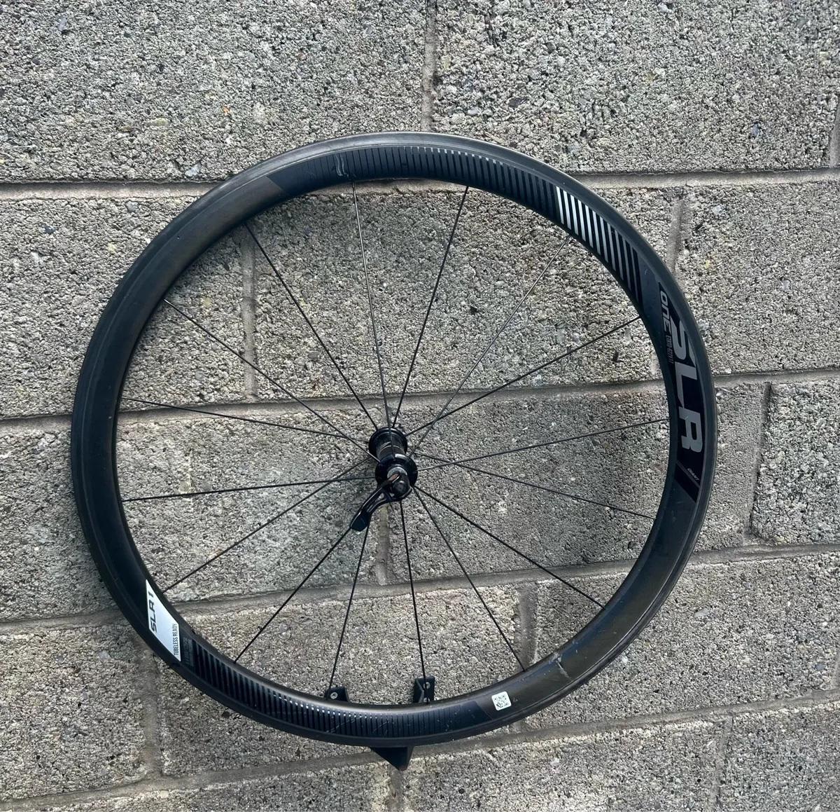 Giant SLR1 carbon rim brake wheel - Image 1