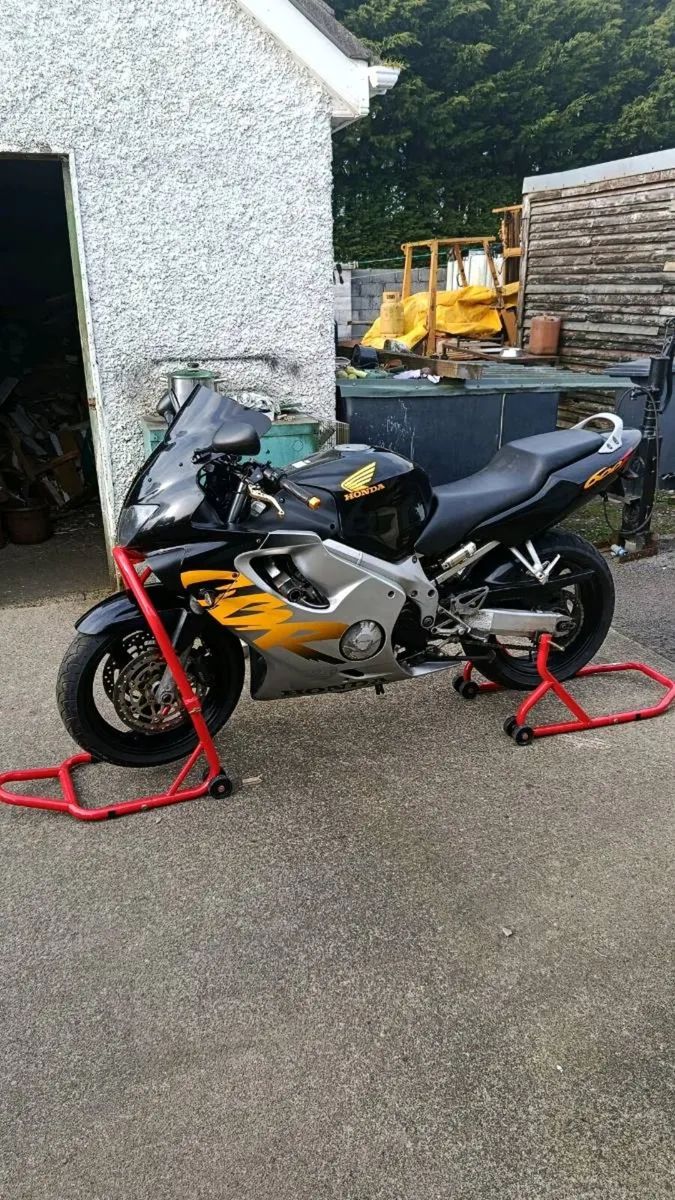 Cbr 600 - Image 1