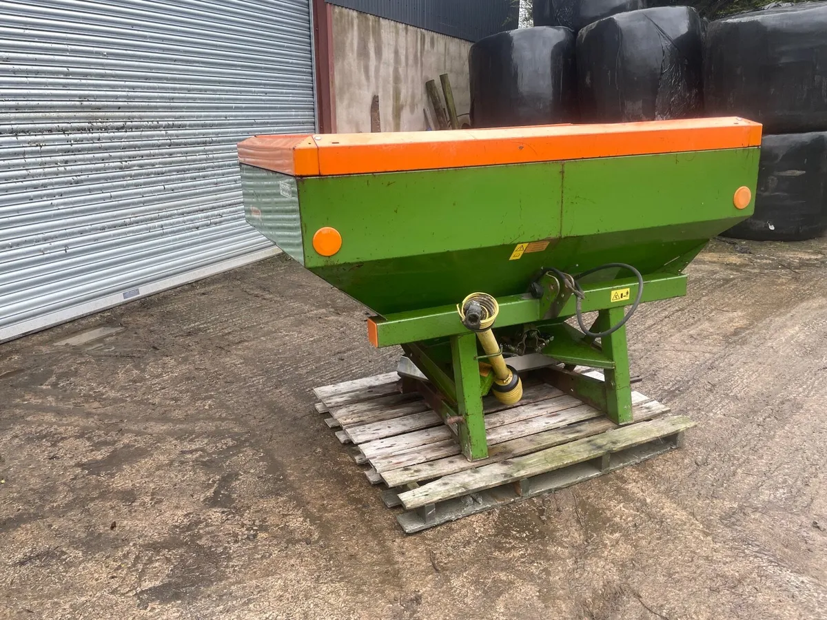 Amazone Fertiliser spreader